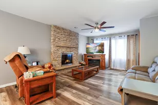 11S450 Carpenter St, Lemont, IL 60439 - Photo 3