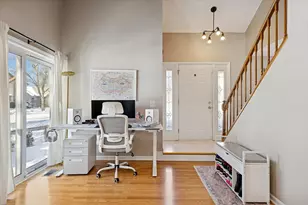 2454 E Hunter Dr, Arlington Heights, IL 60004 - Photo 5