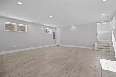 2323 W Farragut Avenue, Chicago, IL 60625 - Photo 17