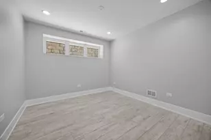 2323 W Farragut Ave, Chicago, IL 60625 - Photo 21