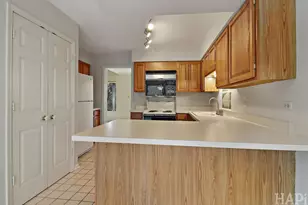 1170 Oak Hill Rd, Lake Barrington, IL 60010 - Photo 11