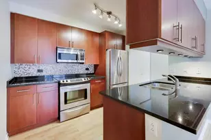 1720 Oak Ave, Evanston, IL 60201 - Photo 5