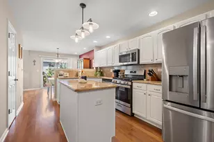 6154 Dixon Dr, Lisle, IL 60532 - Photo 7