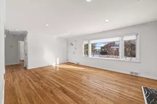 137 Highwood Ave, Highwood, IL 60040 - Photo 7