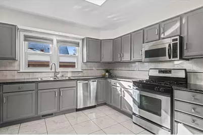 137 Highwood Avenue, Highwood, IL 60040 - Photo 9