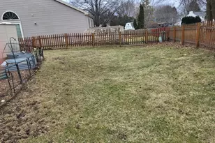 176 Tay River Dr, Carpentersville, IL 60110 - Photo 3