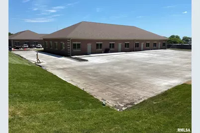 3642 Utica Ridge Road, Bettendorf, IA 52722 - Photo 3