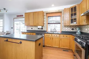 406 S Palmer Dr, Bolingbrook, IL 60490 - Photo 9