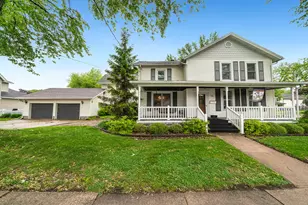 321 E Chamberlin St, Dixon, IL 61021 - Photo 1