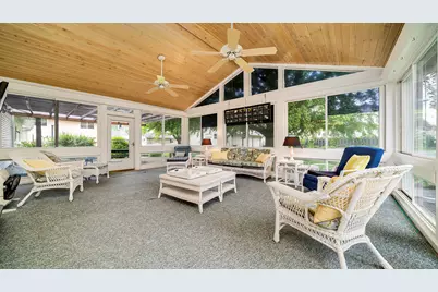 321 E Chamberlin Street, Dixon, IL 61021 - Photo 11