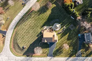 2303 Fox Bluff Ln, Spring Grove, IL 60081 - Photo 33