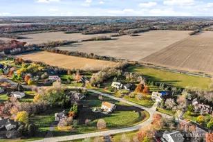 2303 Fox Bluff Ln, Spring Grove, IL 60081 - Photo 31