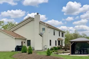 2303 Fox Bluff Ln, Spring Grove, IL 60081 - Photo 35