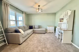 1013 Daniel St, Plano, IL 60545 - Photo 3