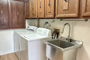 1313 Cass Ln E, Westmont, IL 60559 - Photo 15