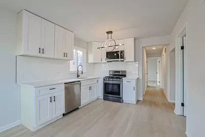 371 Bensley Avenue, Calumet City, IL 60409 - Photo 9