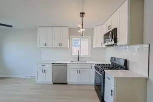 371 Bensley Ave, Calumet City, IL 60409 - Photo 7