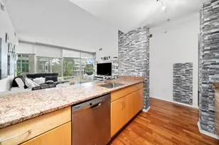 9725 Woods Dr, Skokie, IL 60077 - Photo 13