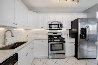 444 W Fullerton Parkway #603, Chicago, IL 60614 - Photo 9