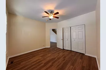 437 Pine Lake Circle, Vernon Hills, IL 60061 - Photo 11