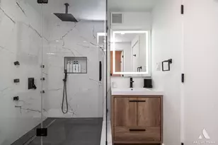 2909 N Sheridan Rd, Chicago, IL 60657 - Photo 15