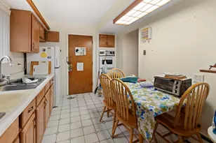 7227 N Ridge Blvd, Chicago, IL 60645 - Photo 3