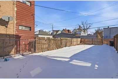 821 N Lockwood Avenue, Chicago, IL 60651 - Photo 21