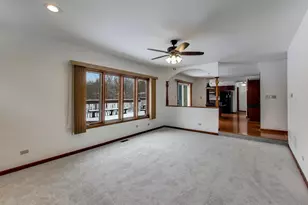 1111 Samstag Ct, Naperville, IL 60563 - Photo 15