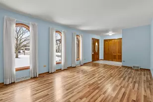 8545 Candlelight Dr, Willow Springs, IL 60480 - Photo 3