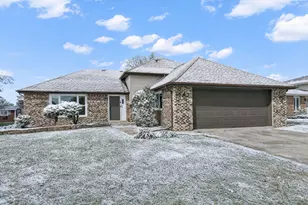 19520 Lake Lynwood Dr, Lynwood, IL 60411 - Photo 1