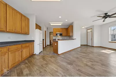 16501 Buckner Pond Way #16501, Crest Hill, IL 60403 - Photo 5