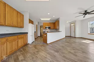 16501 Buckner Pond Wy, Crest Hill, IL 60403 - Photo 5