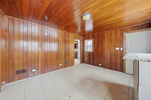 8818 S Merrill Ave, Chicago, IL 60617 - Photo 15