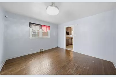 8818 S Merrill Avenue, Chicago, IL 60617 - Photo 13