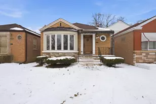 8818 S Merrill Ave, Chicago, IL 60617 - Photo 1