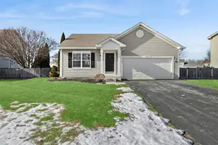 711 Osbron St, Plano, IL 60545 - Photo 1