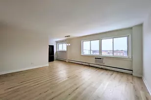 7540 N Ridge Blvd, Chicago, IL 60645 - Photo 3