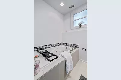 7702 W 66th Street, Bedford Park, IL 60501 - Photo 15