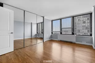 1560 N Sandburg Terrace, Chicago, IL 60610 - Photo 19