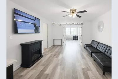 3370 W Brooke Avenue #410, Waukegan, IL 60087 - Photo 3