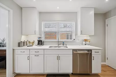 718 Lawler Avenue, Wilmette, IL 60091 - Photo 9