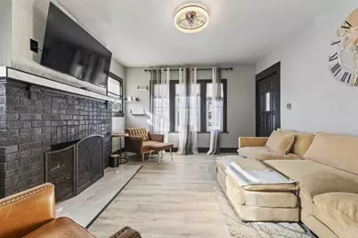 819 N Ash Street, Waukegan, IL 60085 - Photo 7