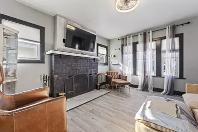 819 N Ash Street, Waukegan, IL 60085 - Photo 5