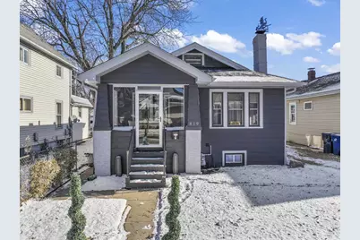 819 N Ash Street, Waukegan, IL 60085 - Photo 1