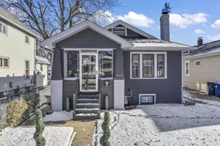 819 N Ash St, Waukegan, IL 60085 - Photo 1