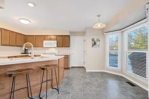 306 Carrie Ct, North Aurora, IL 60542 - Photo 9