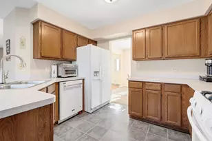 306 Carrie Ct, North Aurora, IL 60542 - Photo 11