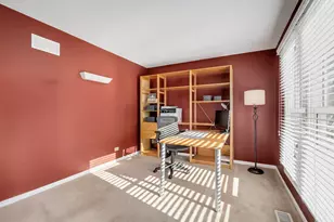 306 Carrie Ct, North Aurora, IL 60542 - Photo 3