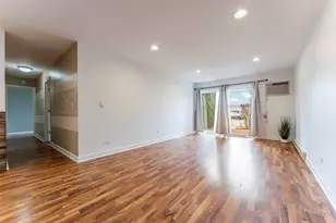 802 E Old Willow Rd, Prospect Heights, IL 60070 - Photo 5