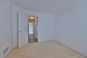 1202 Delta Dr, Elgin, IL 60123 - Photo 19